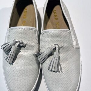 Anne Klein Textured White Tassel Loafers